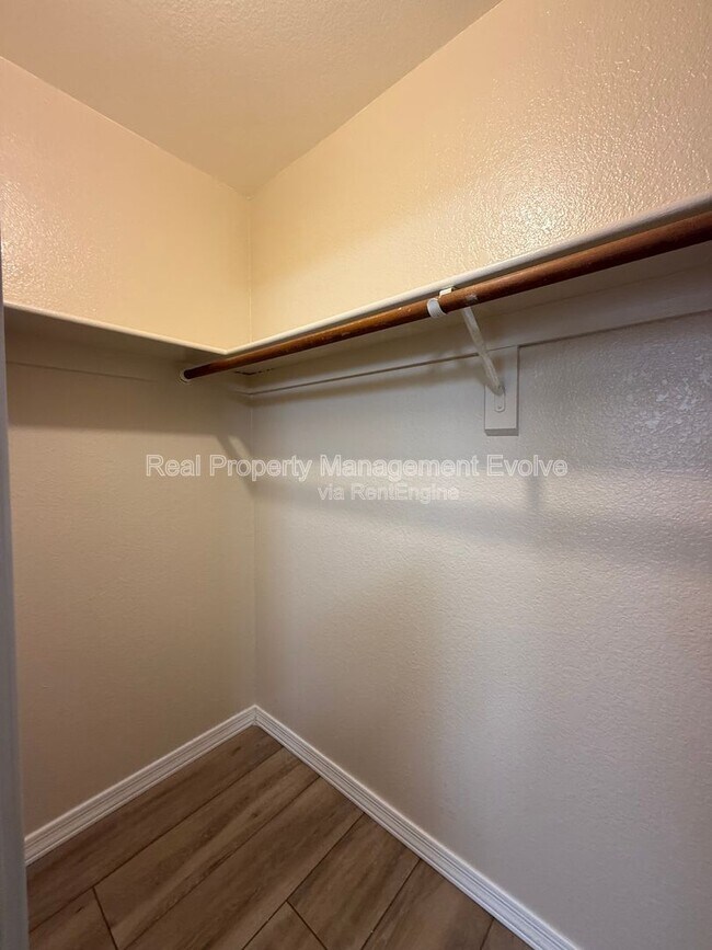 Building Photo - 3936 W Chama Dr