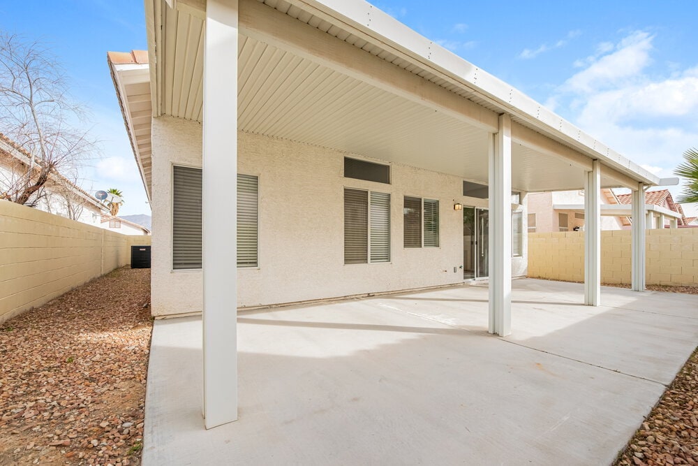 Building Photo - 1945 Curio Dr