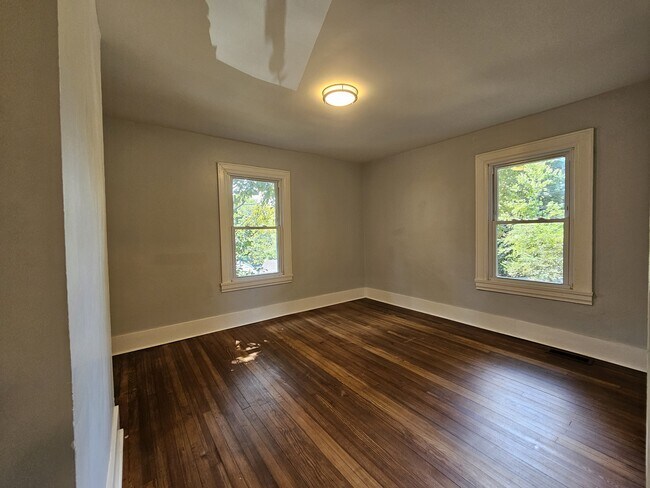 Building Photo - 6005 Medlin Heights Rd