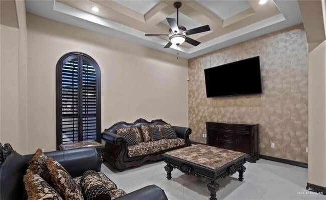 Building Photo - 13 Marla Dr