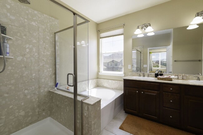 Building Photo - Spacious Home in Damonte Ranch - Large Backyard!