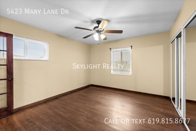 Building Photo - 5423 Mary Ln Dr