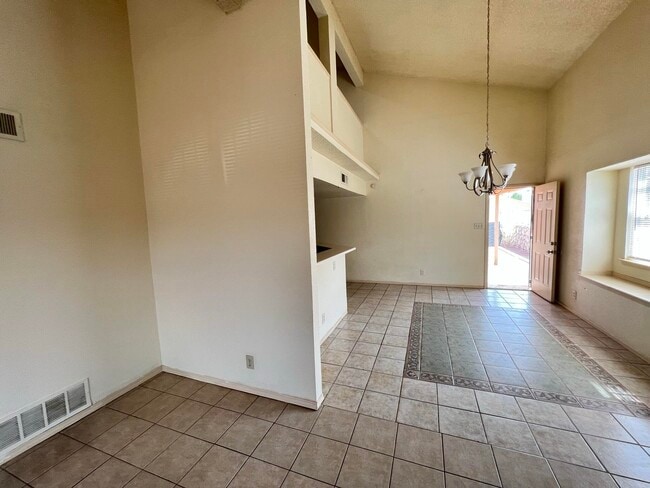 Building Photo - 12116 El Greco Cir