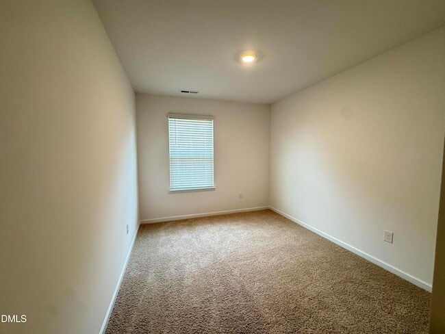 Building Photo - 413 Belgian Red Wy