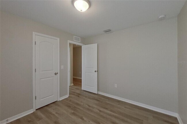 Building Photo - 315 NE 25th Terrace