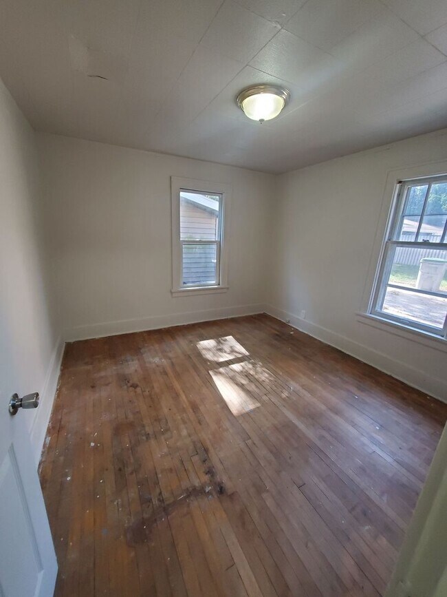 Building Photo - 3201-3203-3203 W Bobolink Ave