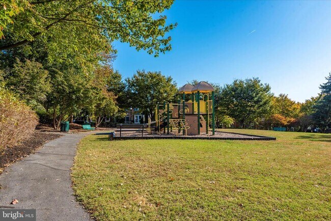 Building Photo - 13205 Cloppers Mill Dr