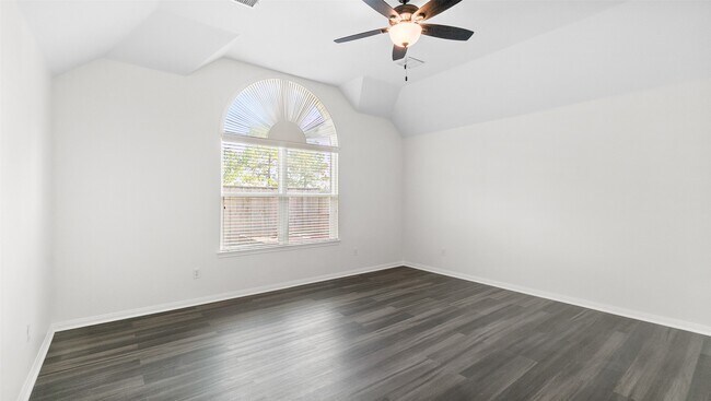 Building Photo - 20910 Deauville Dr