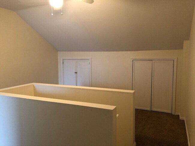 Building Photo - 136 Barnt Ave
