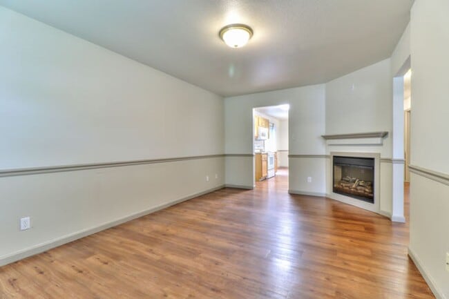 Building Photo - Spacious 3 bedroom, 1 bath home in Urbana ...
