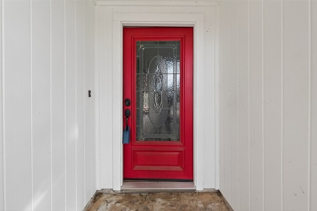 Building Photo - 22022 Kenlake Dr