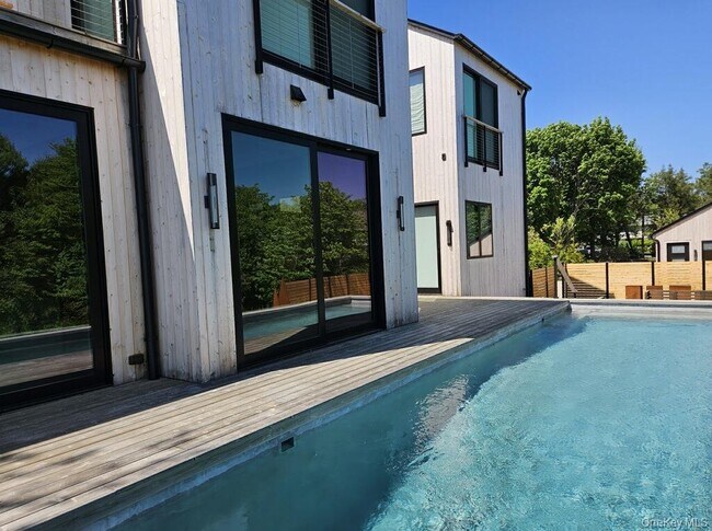 Building Photo - 599 Peconic Bay Blvd