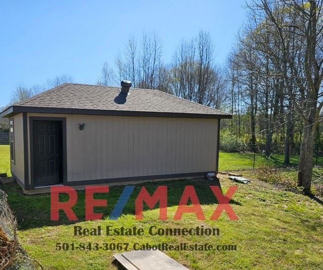 Building Photo - Sorry No Smoking and Pets Permitted with R...