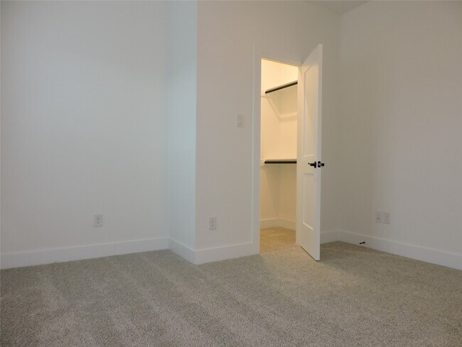 Building Photo - 12853 Meadow Wind Wy