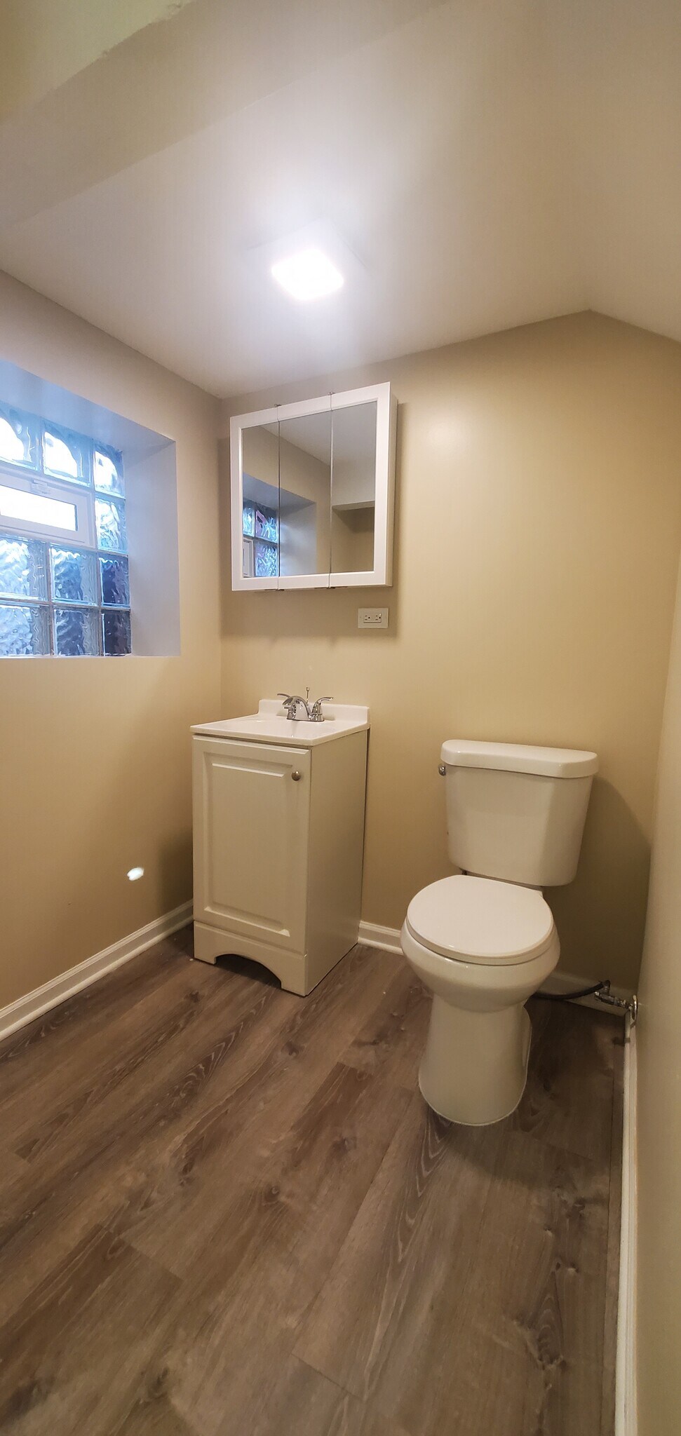 Building Photo - 3658 W Cortland St