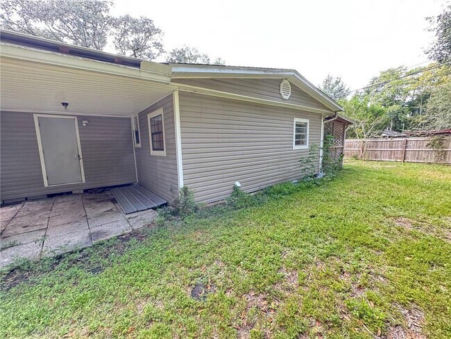 Building Photo - 3701 Martha Ct