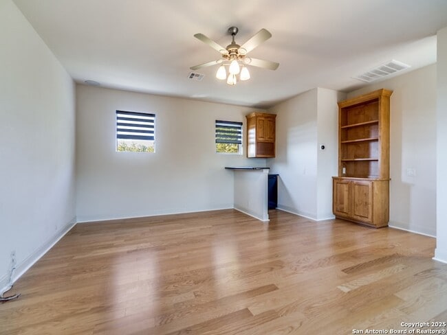 Building Photo - 16 Liser Glen