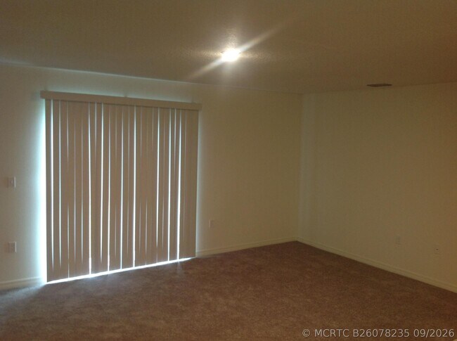 Building Photo - 2862 SE Buccaneer Cir