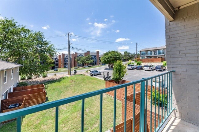 Building Photo - 3819 Southway Dr