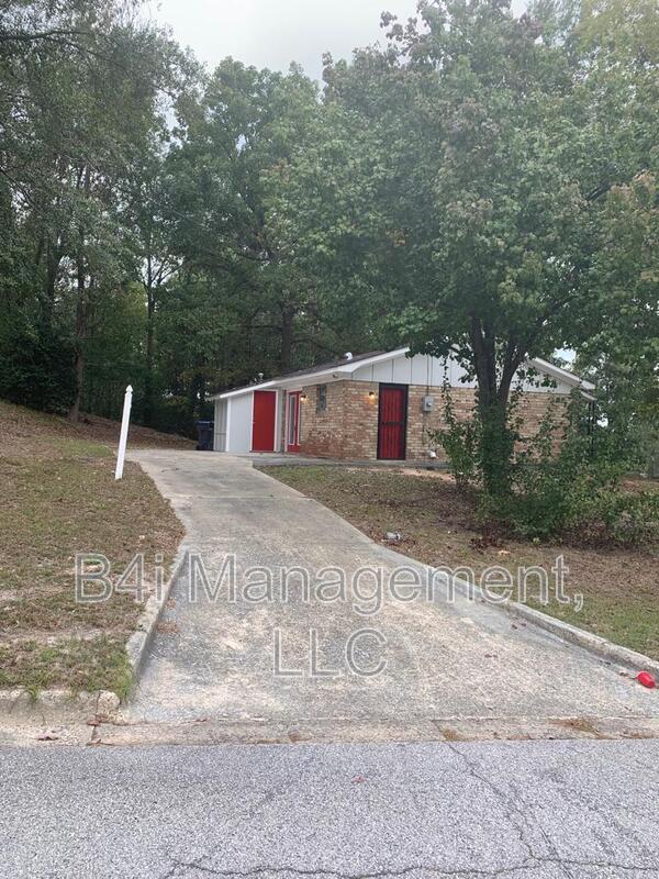 Building Photo - 3025 Sprucewood Dr