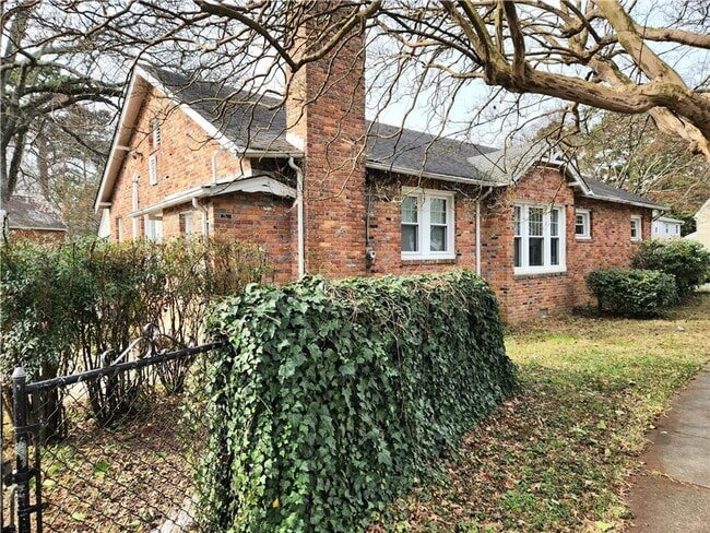Building Photo - Gorgeous Gem on Corner Lot in Ghent!