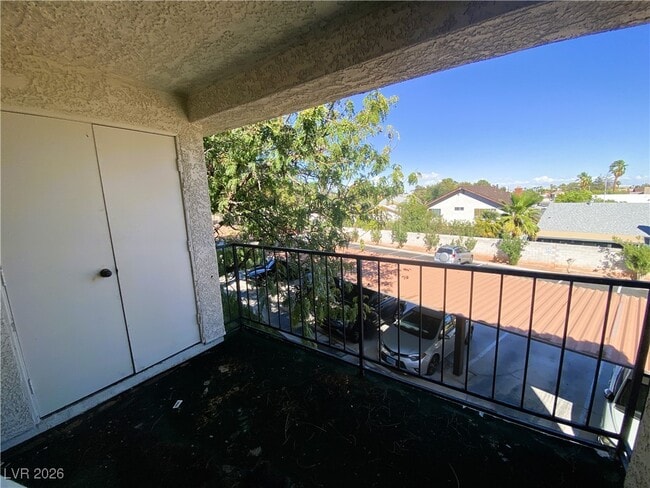 Building Photo - 4712 Nara Vista Way