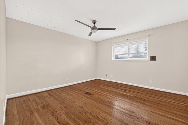 Building Photo - 4002 Mischire Dr