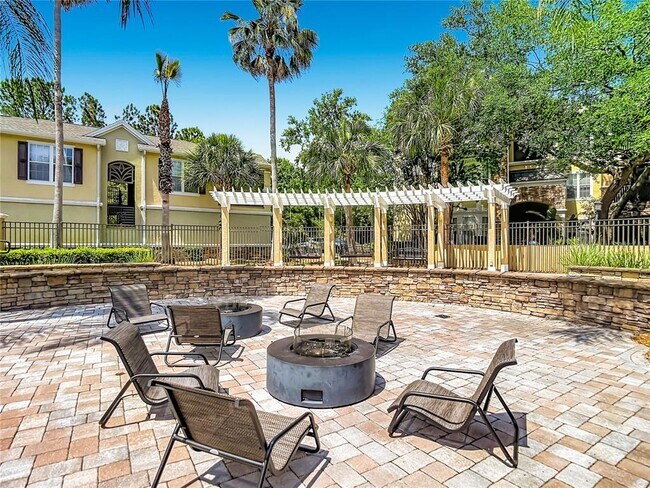 Building Photo - 10201 Courtney Palms Blvd