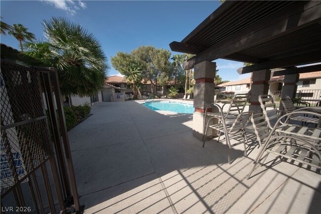 Building Photo - 2606 S Durango Dr