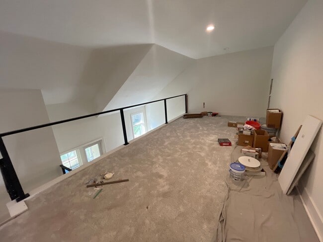 Building Photo - Welcome to this updated townhome in Northe...