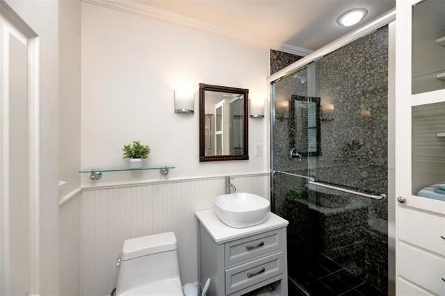 Building Photo - 803 Brookhurst Dr