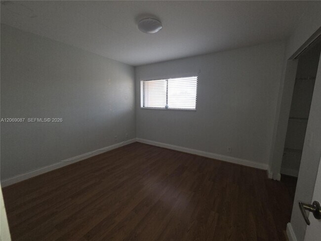 Building Photo - 12025 S Las Palmas Dr