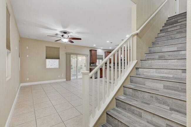 Building Photo - Beautiful 3BR Toscana Home