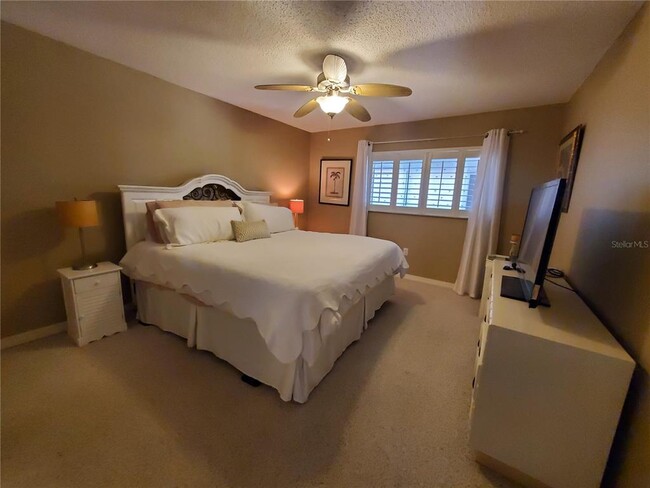 Building Photo - 1400 Arrowhead Cir W
