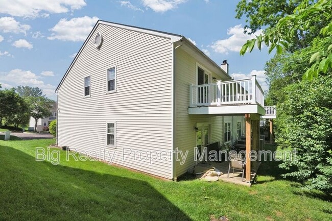 Building Photo - 1732 Rosewood Ct