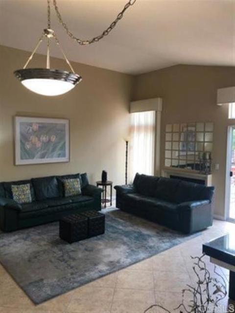 Building Photo - 613 Diamond Dr