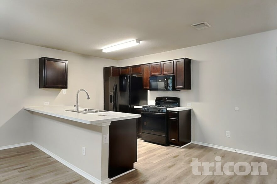 Building Photo - 9727 Marbach Hl