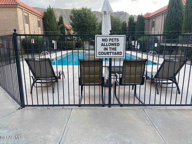 Building Photo - 252 Shadow Mountain Dr