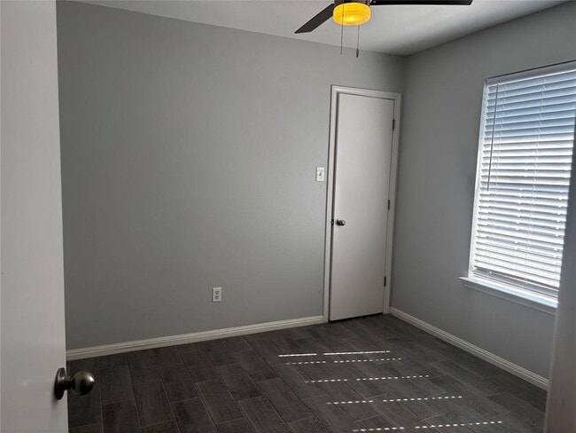 Building Photo - 501 Texas Ave