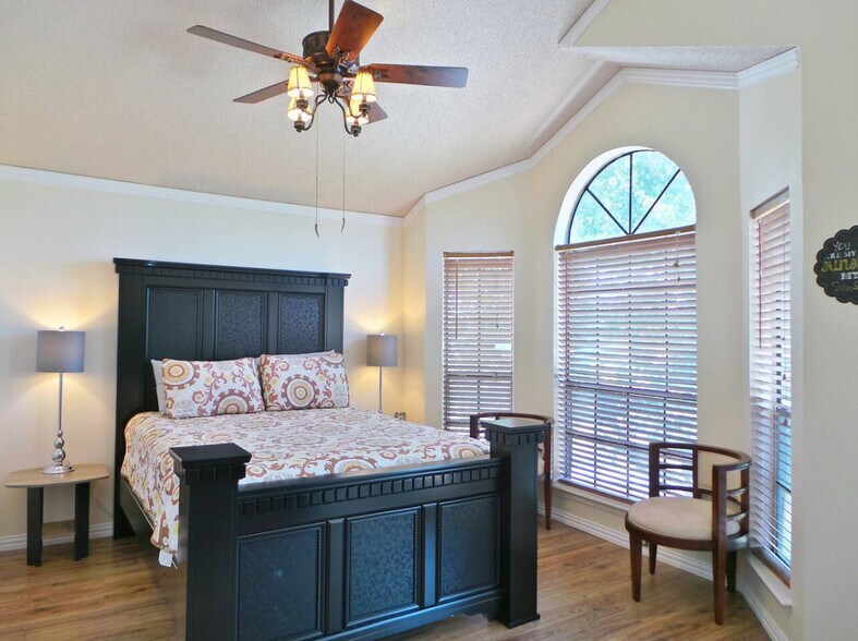 Building Photo - 123 Nicole Ln