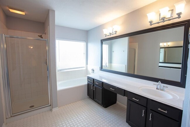Building Photo - 4410 Sherwood Green Ct