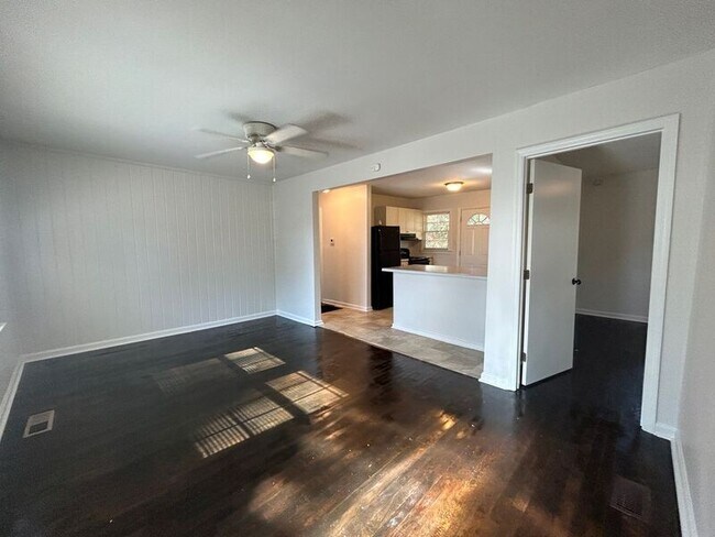 Building Photo - 2911 Circle Dr