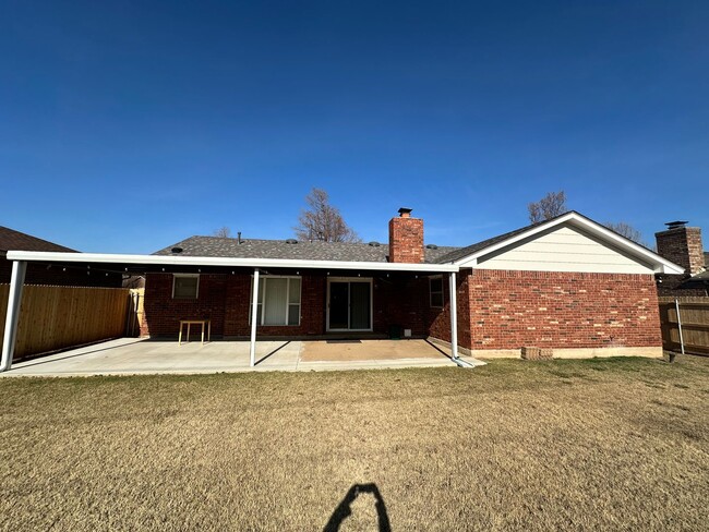 Building Photo - Spacious 3-Bedroom, 2-Bath Home in SE OKC!