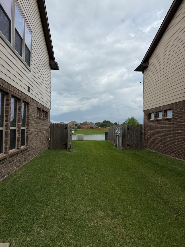 Building Photo - 1234 Willow Plains Ln
