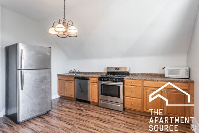 Building Photo - 2853 W Dickens Ave