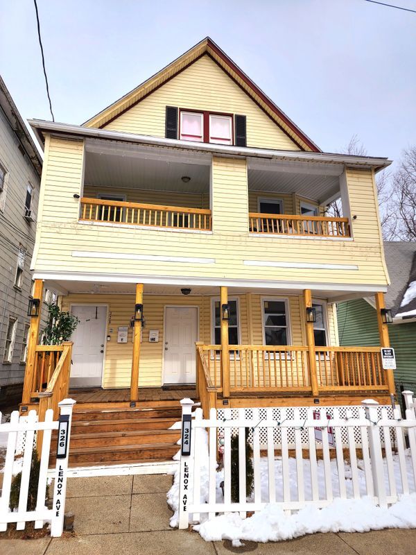 Primary Photo - 324 Lenox Ave