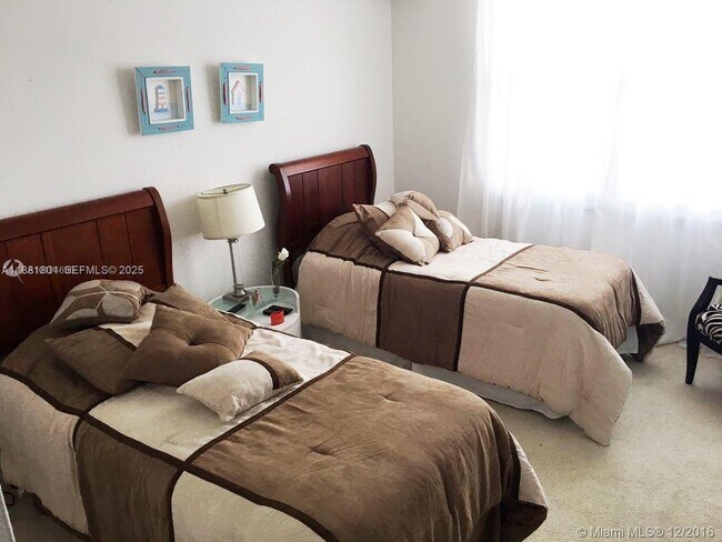 Building Photo - 2501 S Ocean Dr