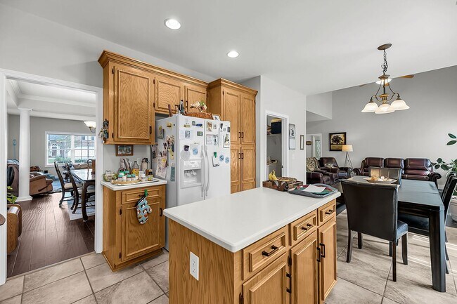 Building Photo - Spacious & Well-Maintained Home for Rent in North Charleston