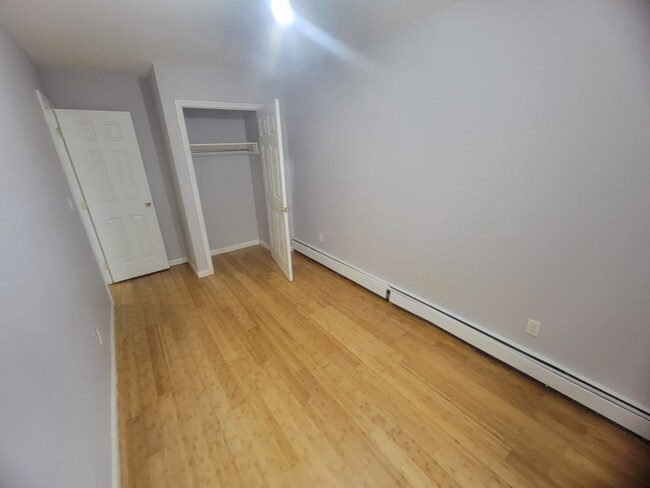 Building Photo - 29 Monaco Pl