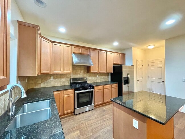 Building Photo - Great Home For Rent